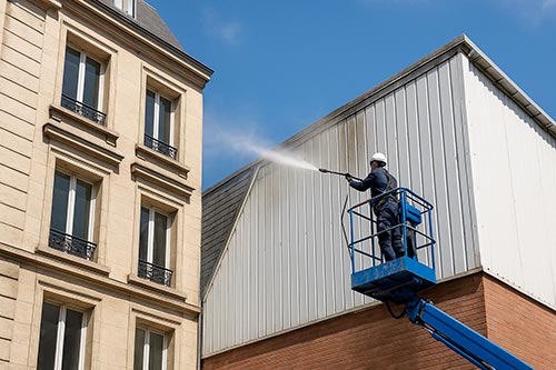 Guide complet pour lentretien professionnel des toitures façades et bardages des immeubles à Paris